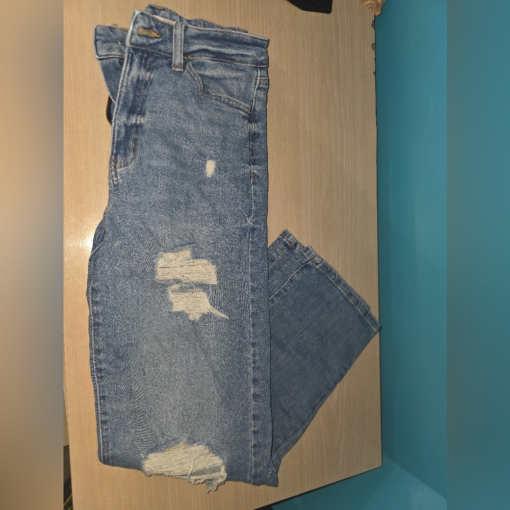 Like NEW-SO Women's Ripped Highest Rise Baggy Dad Jean Size 7/28W.   Never Worn.